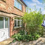 بيت للعطل Mirfield