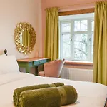 Mirfield بيت للعطل *