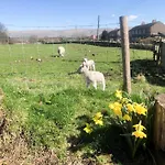 بيت للعطل Mirfield